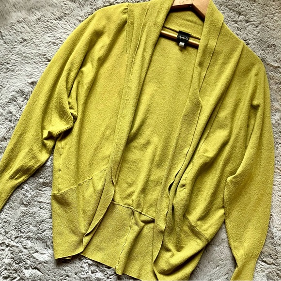 Aeda cardigan in a beautiful chartreuse, barely worn, super comfy. - Picture 3 of 6